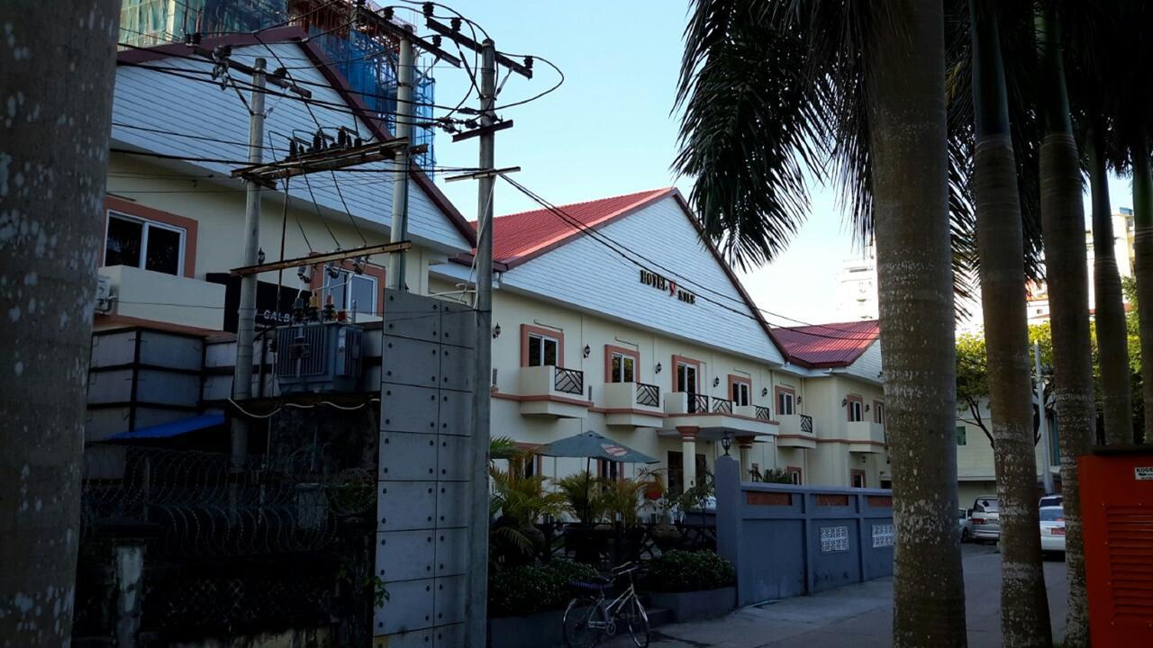 Hotel 9 Mile Yangon Esterno foto