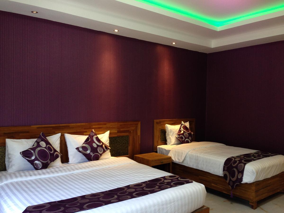 Hotel 9 Mile Yangon Esterno foto