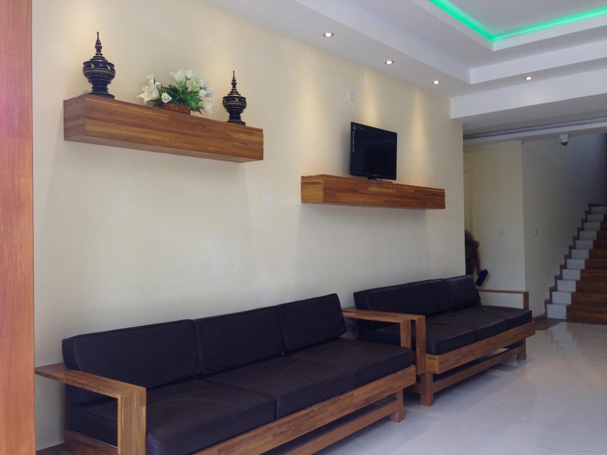 Hotel 9 Mile Yangon Esterno foto