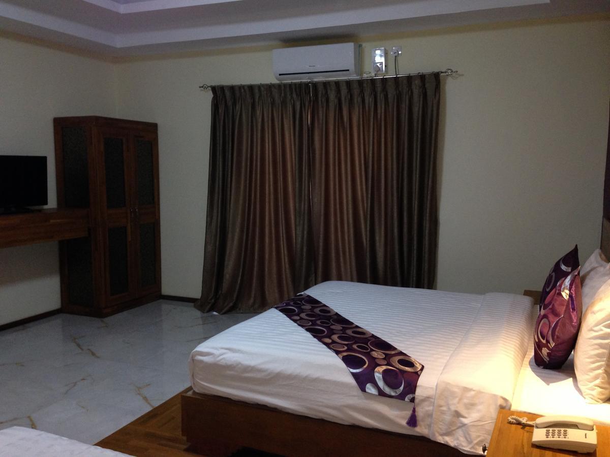 Hotel 9 Mile Yangon Esterno foto