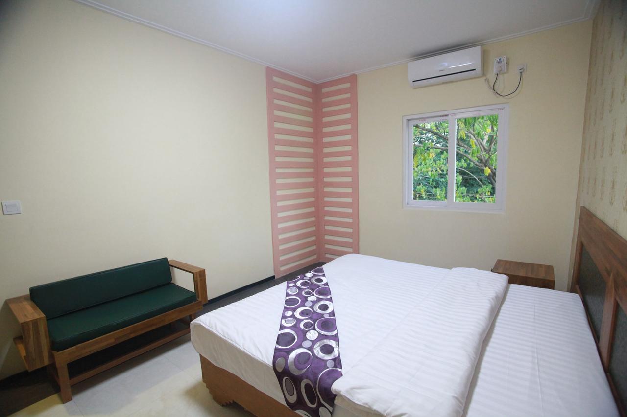 Hotel 9 Mile Yangon Esterno foto